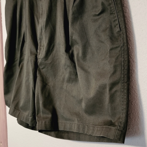 Dockers Men's No Wrinkle Short Pleated Standard Length Shorts Sz 42 (NWT) - Picture 3 of 9